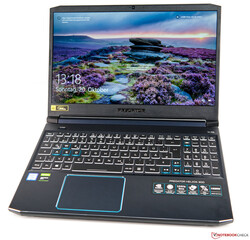 En test : l'Acer Predator Helios 300 PH315. Modèle de test aimablement fourni par notebooksbilliger.de.