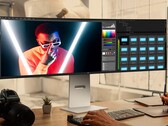 Le LG UltraWide 49U950A-W est doté d'un écran IPS de 49 pouces au format 32:9 (Source : LG)