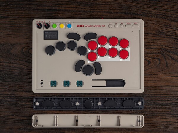 La manette d'arcade 8BitDo peut être facilement personnalisée.