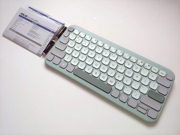 Contenu de l'emballage. (Source de l'image : Notebookcheck)