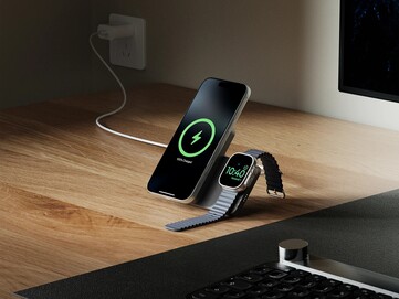 La banque d'énergie Kuxiu K1 Ultra est dotée d'une béquille pour une utilisation mains libres sur un bureau (Source de l'image : Kuxiu)