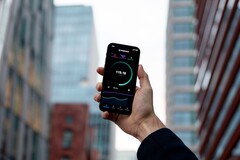 Avec une connexion cellulaire, le client n'a aucun moyen d'influencer les vitesses qu'il obtient. (Source de l'image : Unsplash)