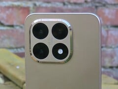 Le Xiaomi 15T en revue. (Source de l&#039;image : Marcus Herbrich)