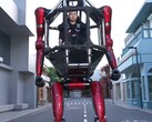 L'Unitree GD01 est un robot mecha habité d'environ 3 mètres de haut.
