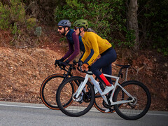 Le Edge 1050 est l'un des quatre compteurs de vélo Garmin éligibles à la mise à jour Series Version 28.20 de Garmin. (Source de l'image : Garmin)
