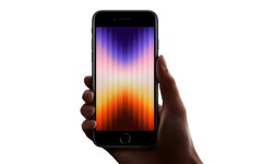 L&#039;iPhone SE de troisième génération offre une autonomie nettement supérieure à celle de son prédécesseur. (Image source : Apple)