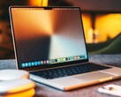 Apple aurait revu le design du "Liquid Glass" dans macOS 27.