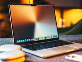Apple aurait revu le design du "Liquid Glass" dans macOS 27.