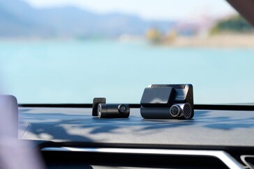 La caméra frontale du 70mai A810S capture des vidéos à une vitesse maximale de 4K/30 fps