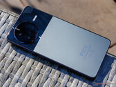 Le Poco F7 doit ses origines au Redmi K80. (Source de l'image : Notebookcheck)
