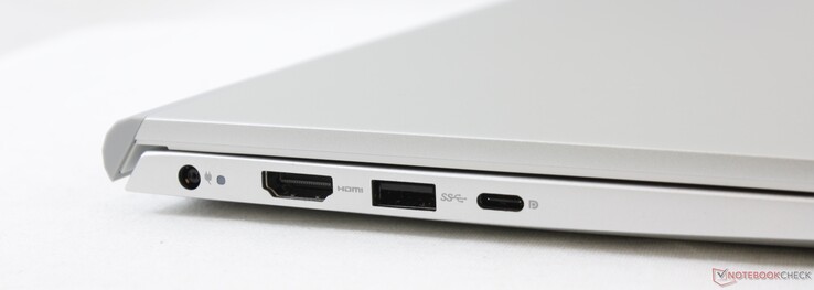 A gauche : Adaptateur secteur, HDMI 1.4, USB-A 3.2 Gen. 1, USB-C Gen. 2 avec DisplayPort et alimentation