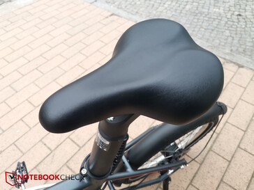 Selle avec batterie intégrée volumineuse