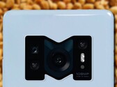 Selon les rumeurs, le Xiaomi 12 devrait sortir en novembre. (Image source : Weibo/DailyTelegraph - édité)