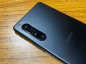 L'édition Frost Black du Xperia 1 II est également livrée avec 12 Go de RAM. (Source de l'image : Engadget Japan)