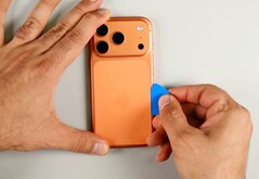 L'iPhone Ultra d'Apple serait équipé de deux batteries.