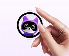 L'Oppo Bubble peut être fixé à un smartphone en tant qu'écran secondaire magnétique.