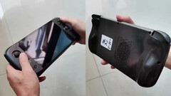 L'Anbernic Win701 sera le successeur du Win600. (Source de l'image : Unknown via Retro Dodo)