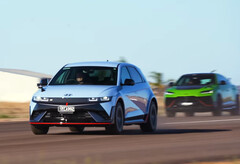 La Hyundai Ioniq 5 N a facilement battu la Lamborghini Urus et les autres voitures à moteur à combustion interne dans les courses de drag and roll de CarExperts. (Source de l'image : CarExpert sur YouTube - capture d'écran)