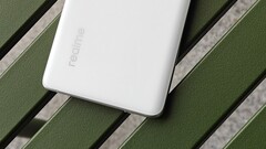 Le Realme GT 7( ?). (Source de l'image : Digital Chat Station via Weibo)